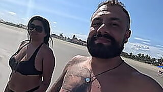 Aprontando em público ambulantes reconhecem minha putinha e claro agente.