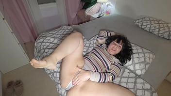 Ma belle-m&egrave;re veut que je la baise pendant que je