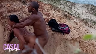 Não aguentei de têssao, e dei para ele gostoso na praia.