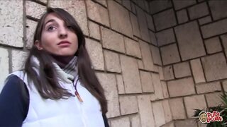 Fille de 19 ans baise délicieusement.