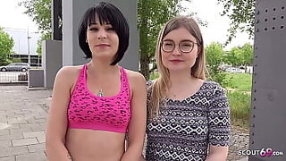 German Scout - Zwei zarte Berliner girls zu ihrem ersten FMM Dreier überredet.