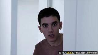 Brazzers - Moms in control - (Kendall Woods, Nino Polla) - Trailer Preview.