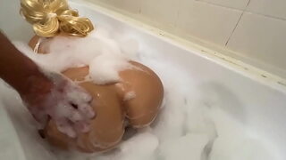 The stepson went to his bath and helped to wash. Anal and blowjob.