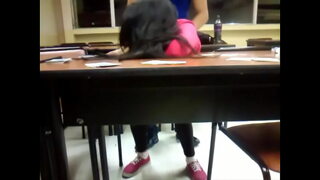 Follada anal en la escuela.